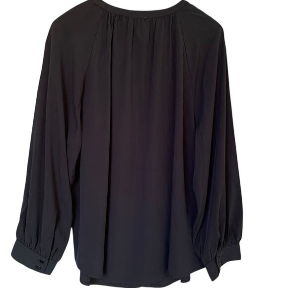 NWT Chico's Top Women's Sz 3 (XL) Black Cut Away Shirred Neck Fresh Button Down - Picture 3 of 7
